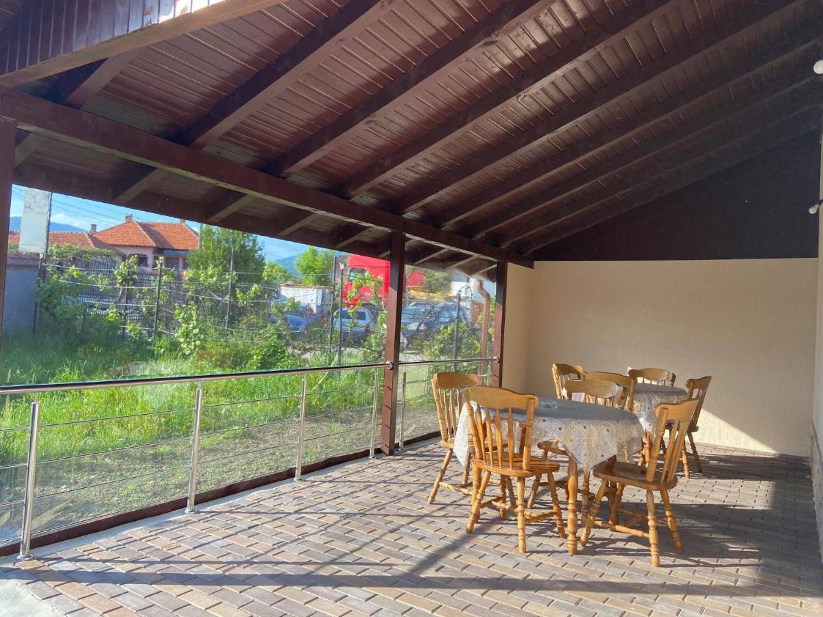 Pensiunea Casa Deny Novaci-Străini Exteriör bild