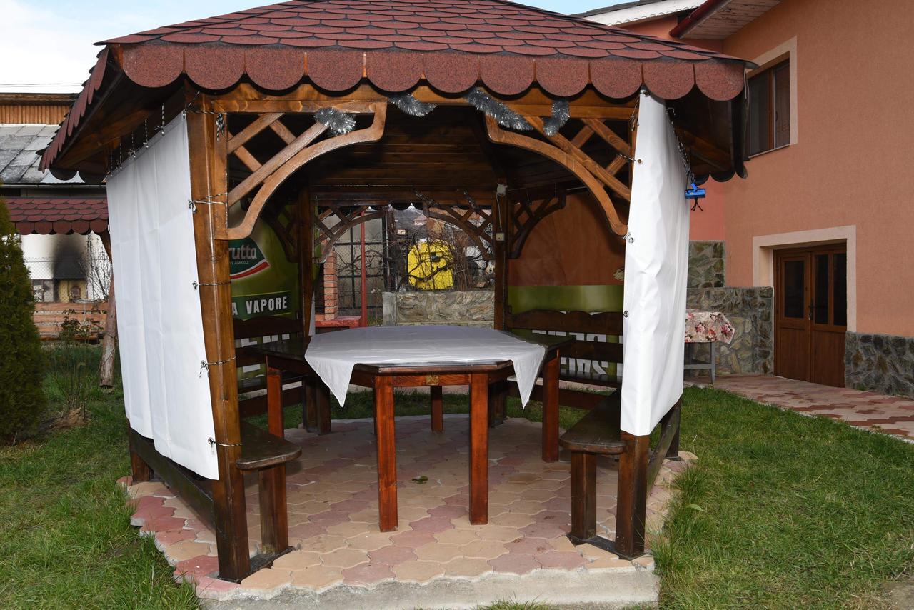 Pensiunea Casa Deny Novaci-Străini Exteriör bild
