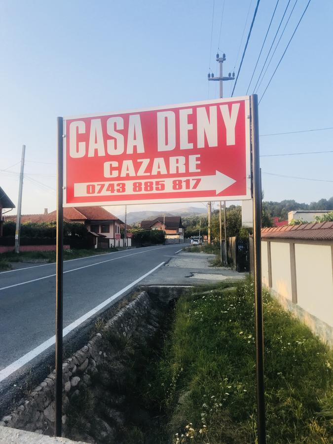 Pensiunea Casa Deny Hotell Novaci-Străini Exteriör bild